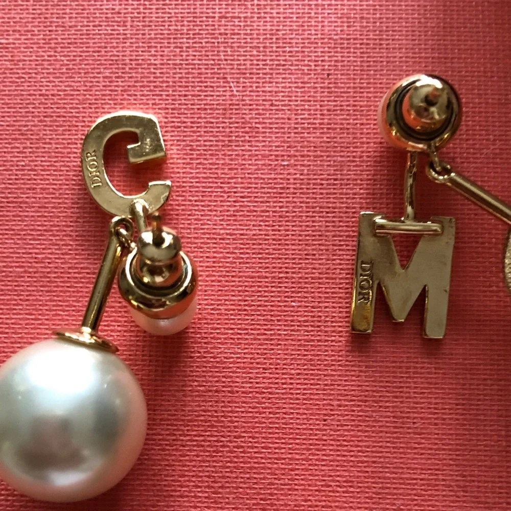 Dior Gold Pearl Drop Initial Earrings - G M - Picture 2 of 5